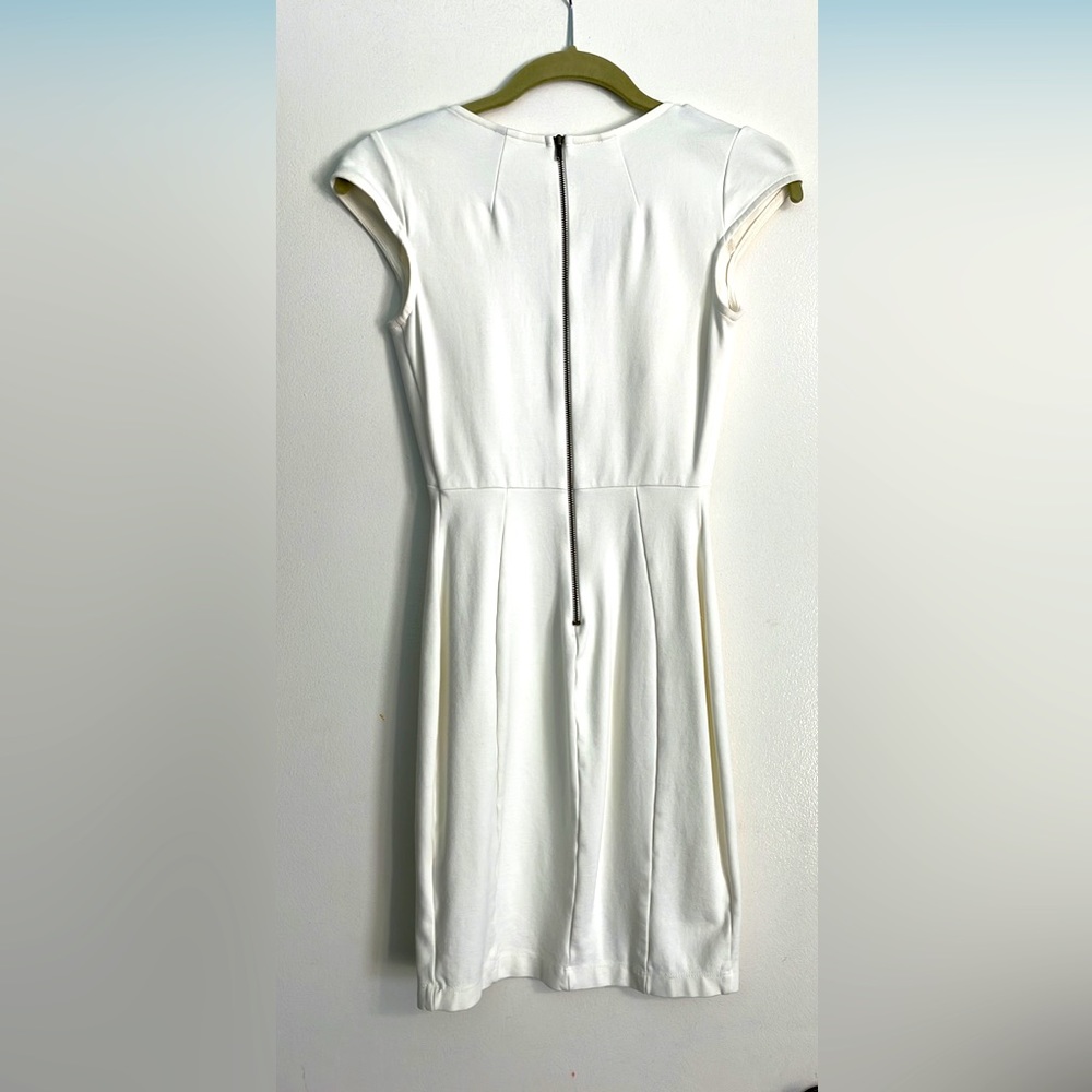 Lulu’s cream colored V neck dress- XS